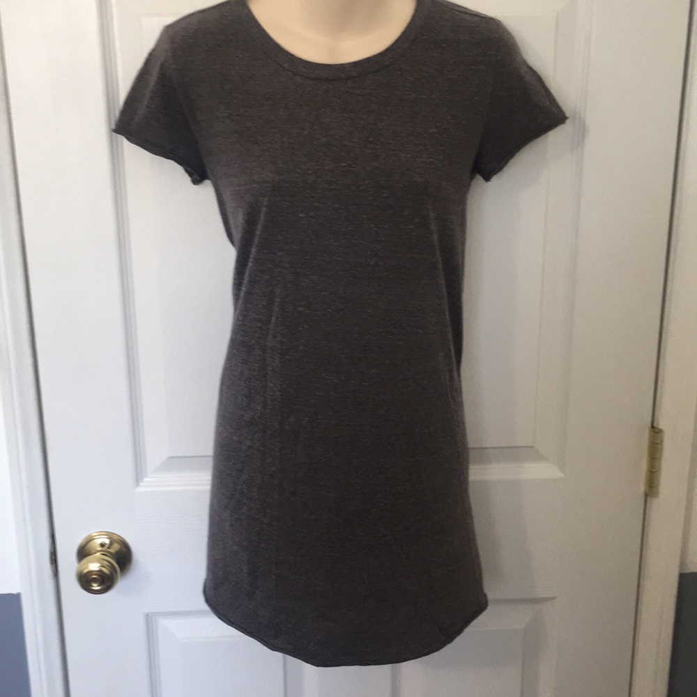 NWOT forever 21 long gray t shirt size small